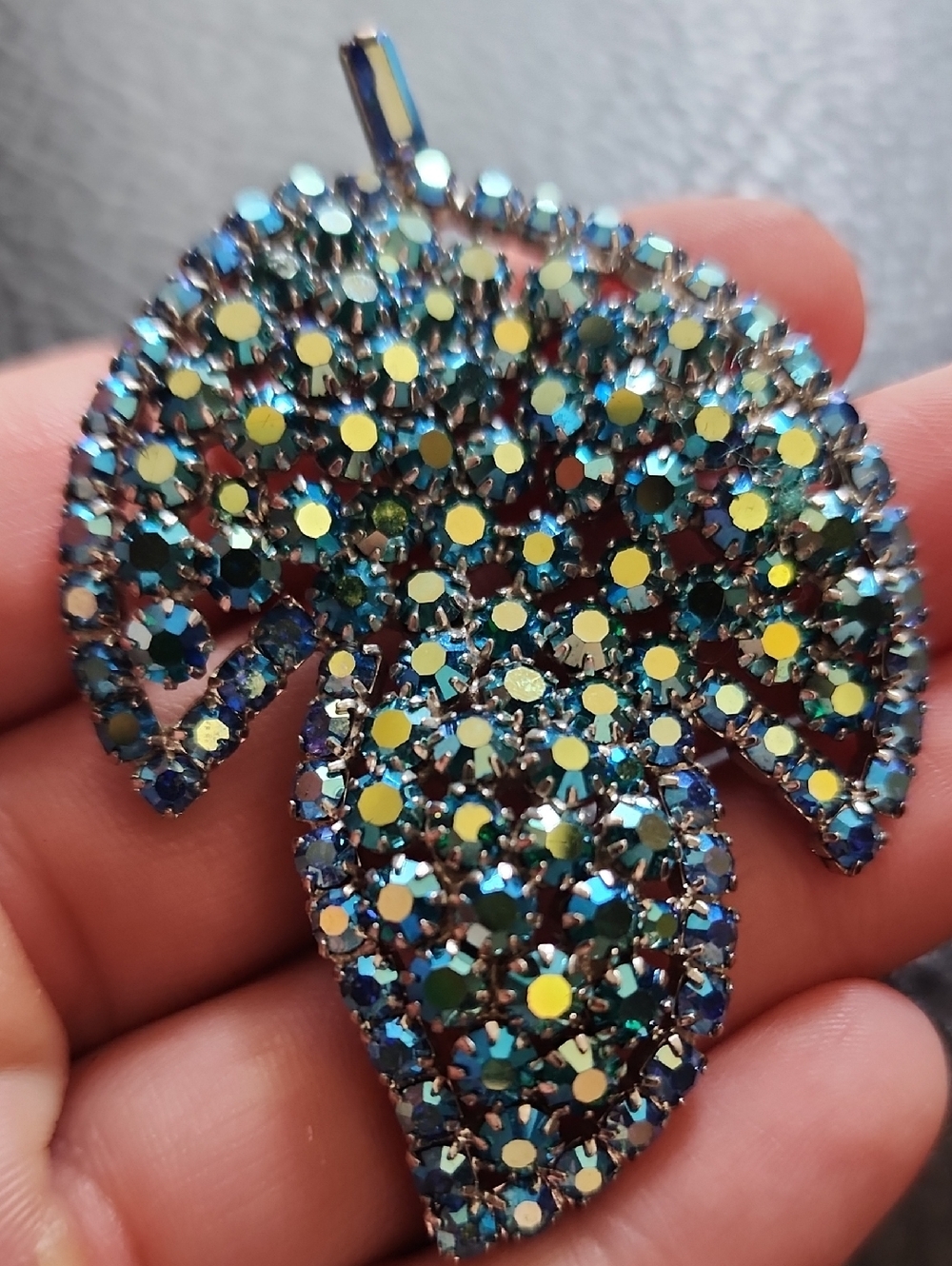 VTG Blue Crystal Leaf Brooch - Designer Style